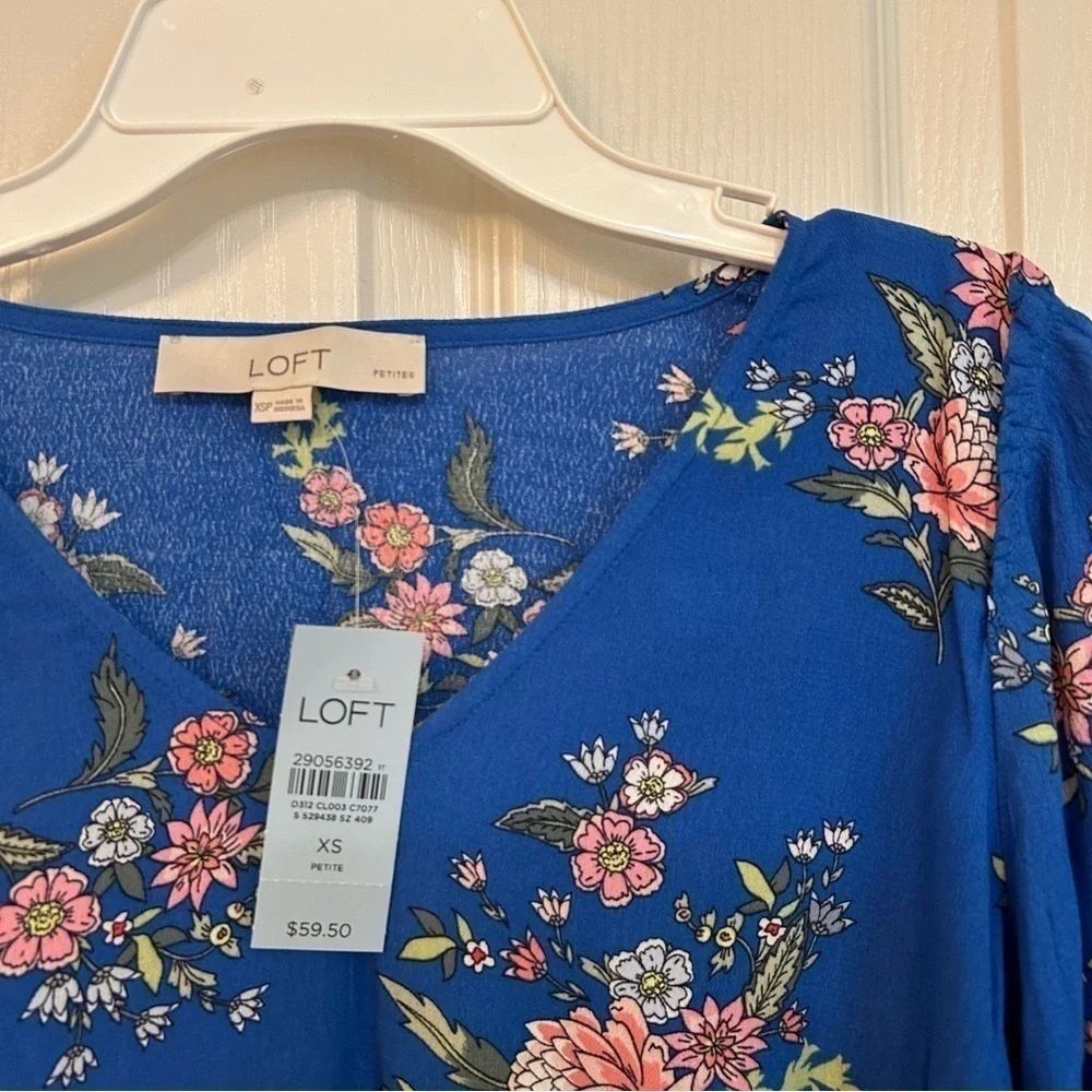 Loft Floral Ruffle V-Neck Long Puff Sleeve Blouse in Royal Blue Floral Size XSP
